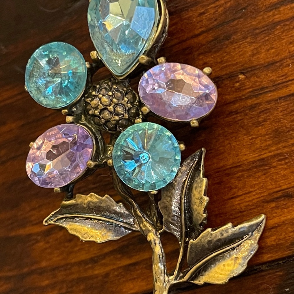 Vintage pin
